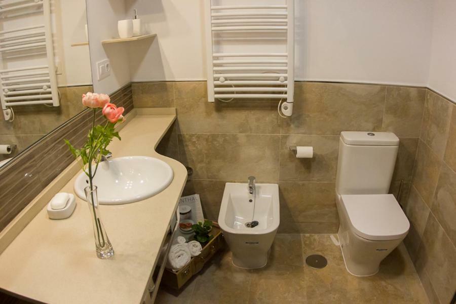 Monkeys Apartments San Isidoro เซบีญา ภายนอก รูปภาพ